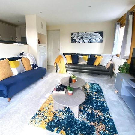 Large Cosy 2 Bedroom Ground Floor Flat In Stevenage Sg1 Sleeps 4-5 Free Parking Buitenkant foto