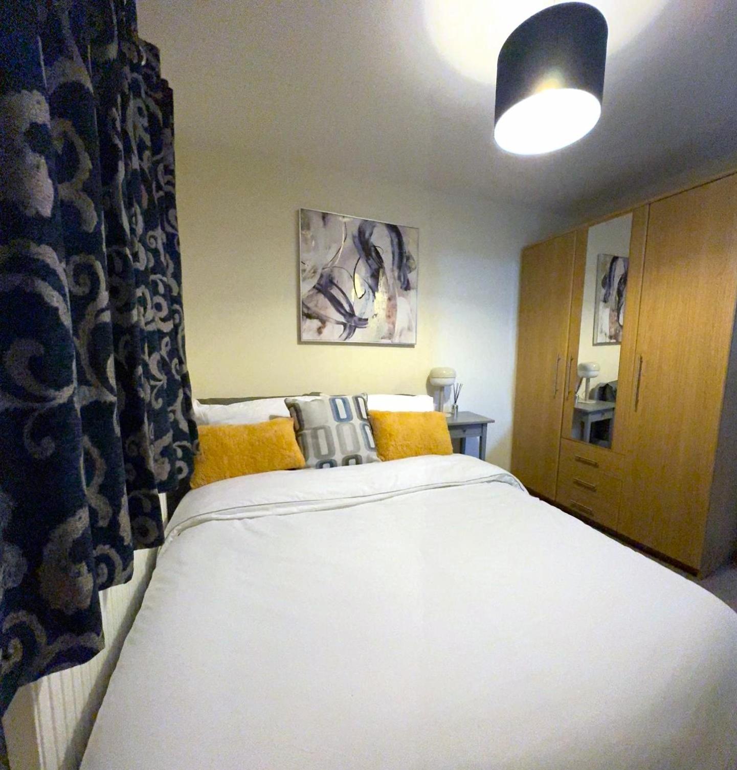 Large Cosy 2 Bedroom Ground Floor Flat In Stevenage Sg1 Sleeps 4-5 Free Parking Buitenkant foto