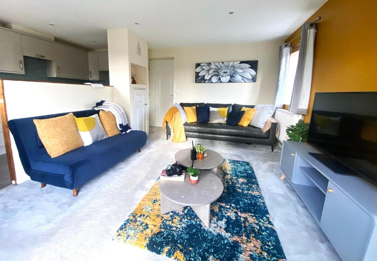 Large Cosy 2 Bedroom Ground Floor Flat In Stevenage Sg1 Sleeps 4-5 Free Parking Buitenkant foto